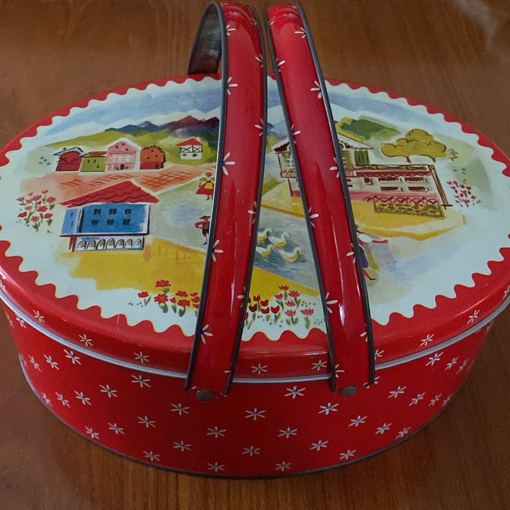 VTG Pennsylvania Dutch Folk Art Tin